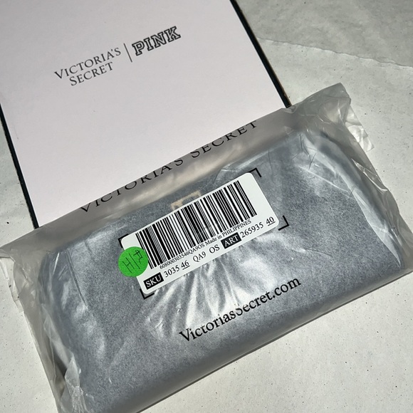 Victoria’s Secret Large Zip Up Wallet - Picture 9 of 9